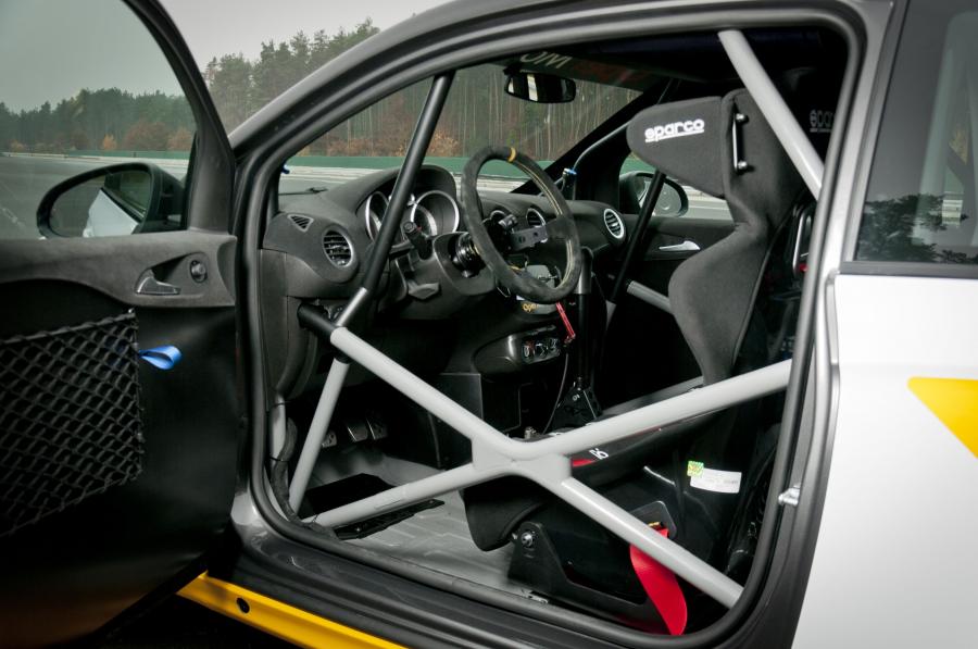  Opel Adam Cup 2013 года  (фото 2 из 8)